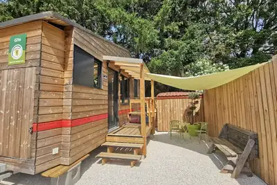 Image de Tiny Home 'La Charmotte' avec terrasse privée, Wi-Fi et climatisation