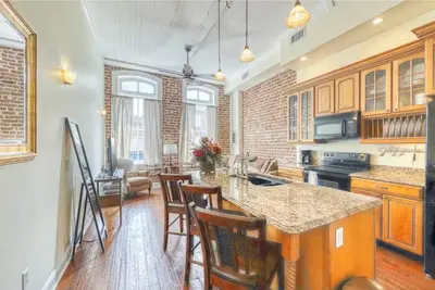 Image de Savannah Serendipity | Historic Broughton St