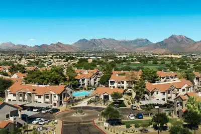 Image de Trendy 2br near Old Town Scottsdale | Pools & Gym