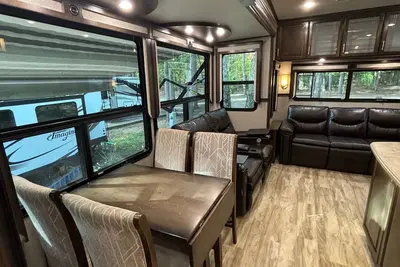 Image de Luxe All-Season Solitude 5th Wheel at Northern Nights Campground, Higgins Lake