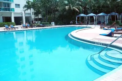 Image de G - Walk to beach! Beautiful Pool and Tennis Courts