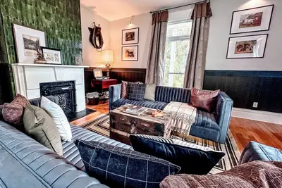 Image de 8 min to Buffalo Trace, walk to Capital Charming 3-bedroom cottage in Frankfort.