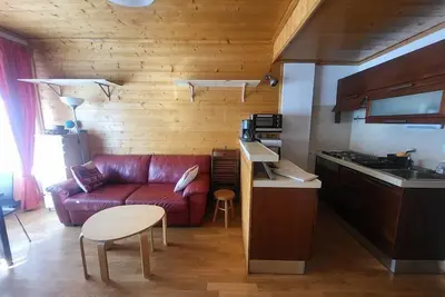 Image de À 300m des pistes de ski, Rez-de-chaussée, vue parking, terrasse, parking, télévision, casier à ski