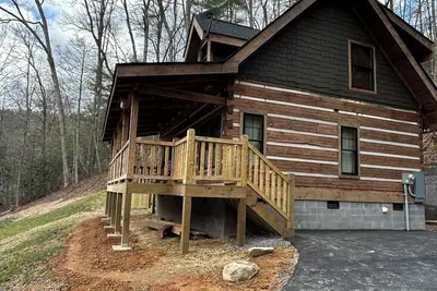 Image de Newly built authentic log cabin 2 Br in Townsend, Peaceful Side of the Smokies
