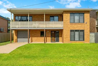 Image de Sun and Sea ~ Radiant haven nestled in the coastal charm!