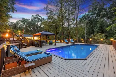 Image de Atlanta Oasis: Upscale Home with Games, Bbq, HotTub & Heated Pool