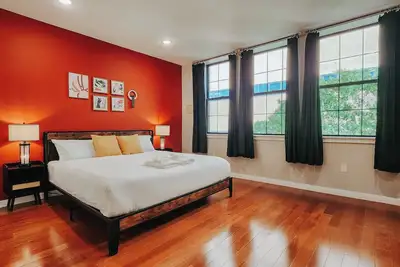 Image de Prime / 2 King Beds / 65\" Tv / Jefferson Hospital