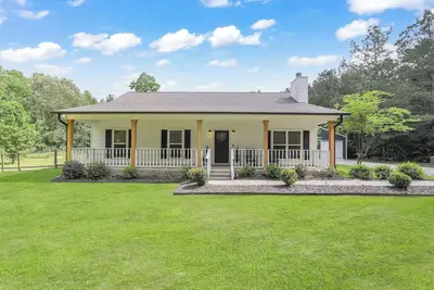 Image de Cozy Cottage w/ Pool, Hot Tub, Game room and Hiking Trails near Lake Livingston