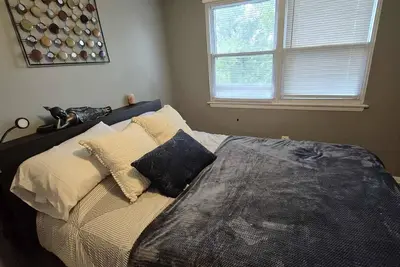 Image de Budget Cozy 2-Br condo in safe area in Baltimore with Ac, bidet, Netflix, wifi