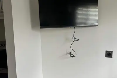 Image de Fabulous apartment with Ac in Piti near Fish Eye Park!