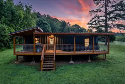 Image de Container in the Smokies! River/HotTub/FirePit