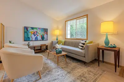 Image de 4br/2. 5ba Home, Close to Intel, Nike & Hospitals