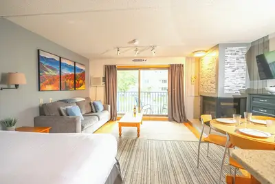 Image de Ski-in, Ski-out Studio Condo at Smugglers' Notch Resort