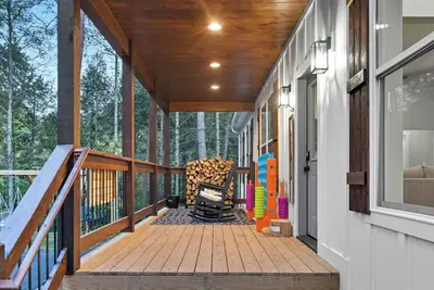 Image de Sleeps 12 -Dollywood Cups-Private Zipline -Arcade Hot Tub