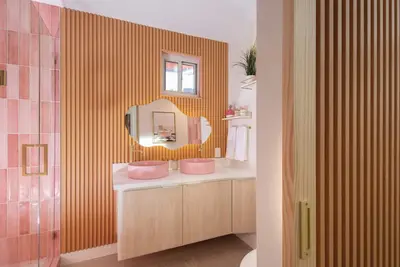 Image de Pink Palms Spa Retreat - Infrared Sauna, Huge Hot Tub - Mins to Lax, SoFi, Beach