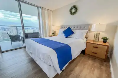 Image de Two Amazing Views in One Spacious Condo Getaway