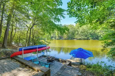 Image de Lakefront Cabin near Solomons Island w/ Hot Tub