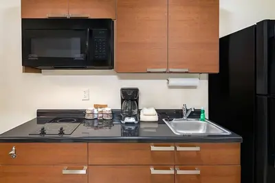 Image de 3 Home-Like Rooms w/ Full Kitchen Perfect Owners - Enjoy Paradise Park!