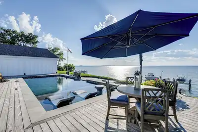 Image de Pool & Stunning Water Views: Kent Island Home!
