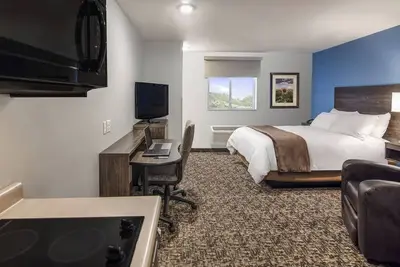 Image de Quiet Haven with Modern Design Near Lake Mitchell and Dakota Discovery Museum
