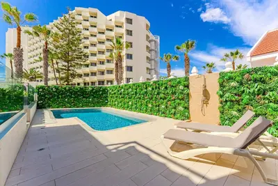 Image de Appartement de vacances 'Gj Apartments Adults Only' avec vue sur la mer, Wi-Fi et climatisation