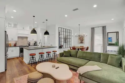 Church St Collection - Suite 16