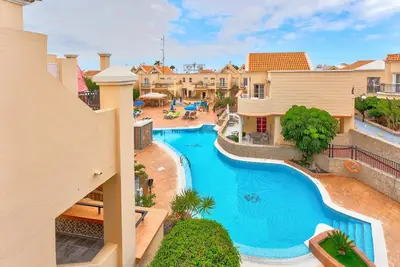 Image de Appartement de vacances 'Yucca Park' avec piscine partagée, Wi-Fi et climatisation