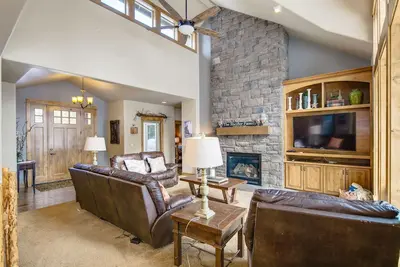 Caldera Springs - A/C, Hot Tub, Gas Fire Pit!