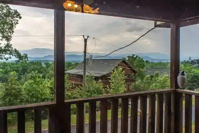 Image de Big Bear | 6br Cabin • Sleeps 22 • Game Room • Near Dollywood • View