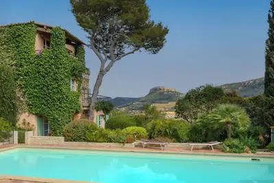 Image de Villa Philae  rez de jardin de 70 m2 dans un écrin de verdure, piscine, pétanque