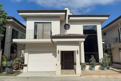 Image de La Flor #17 is a comfortable, well-equipped home just steps from the beach, perfect for relaxing and enjoying the area.