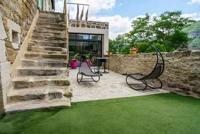 Image de Gîte Prestige Soleil, Eau & Spa – Sauna, Hammam & Piscine Intérieure