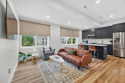 Image de New! Stylish Downtown Unit with Historic Charm