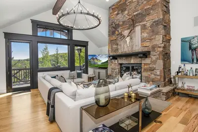 Image de Bachelor Gulch Luxury Penthouse! Ski-In and Out w/ Hot Tub, Immaculate Interior