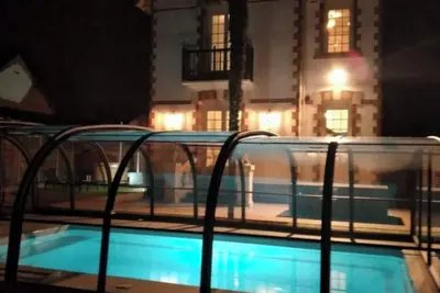 Image de Villa 1900 bord de mer - piscine - spa nordique