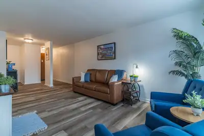 Image de Charming 1-bedroom apartment in historic downtown Cedar Falls with Ac.