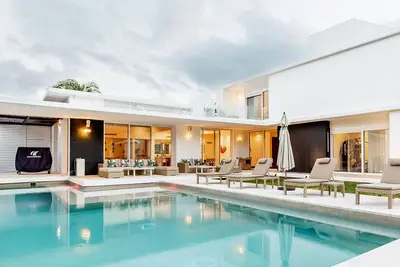Image de Modern 4-Bedroom Villa w/Gym & Walking Distance to Beach –Perfect Cancún Getaway