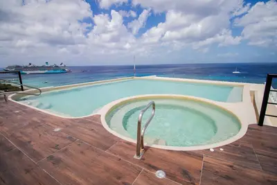 Image de Brand New Studio in Cozumel w Amazing ViEWS. Relaxing 1br+Sofa WiFi Gym & Pool