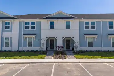 Image de Fabulous 5 Bed Town Home with Splash Pool-1288bid