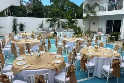 Image de Spacious 12-bedroom villa Pop airport pick up