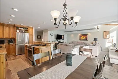 Image de Spacious Eagle-Vail golf condo, near ski resorts