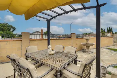 Image de Private Patio + Fenced Yard: Home 8 Mi to Irvine!