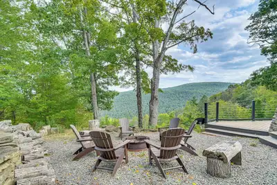 Image de Luxe Cabin Compound 4 Mi to Cameron State Forest!