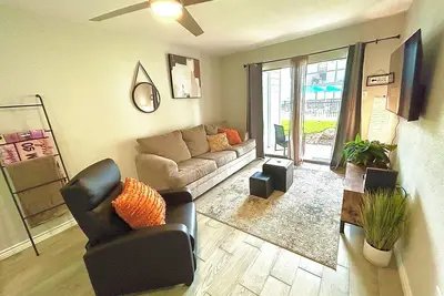 Image de Condo on beautiful Lake Conroe with free laundry, pool, and fitness center