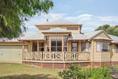Image de Mooring B - Mooring B - less than 200 meters from the shore line