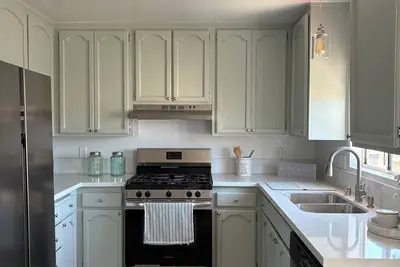 Image de Superb 2-bedroom condo in Paramount with Ac