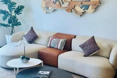 Image de Elegant New Retreat in Zone 10/Great Location/ 3 Bedroom + Efficiency