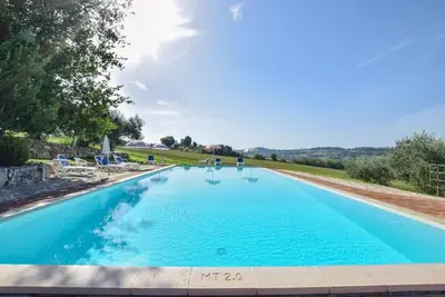 Superbe appartement à Todi avec piscine