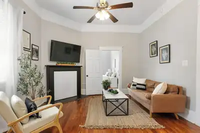 Image de Stylish Remodeled Starland Retreat, Near Starland Yard, Downtown, Food + Scad!