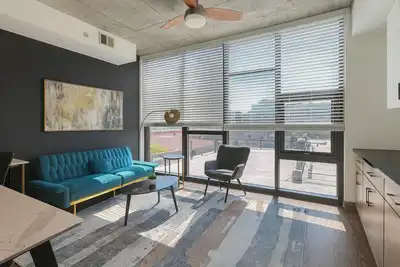 Image de Stylish 2br | Rooftop Views + Sky Lounge